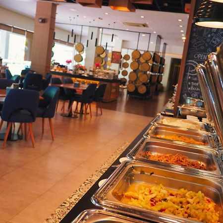 Opi Indah Hotel Palembang Luaran gambar